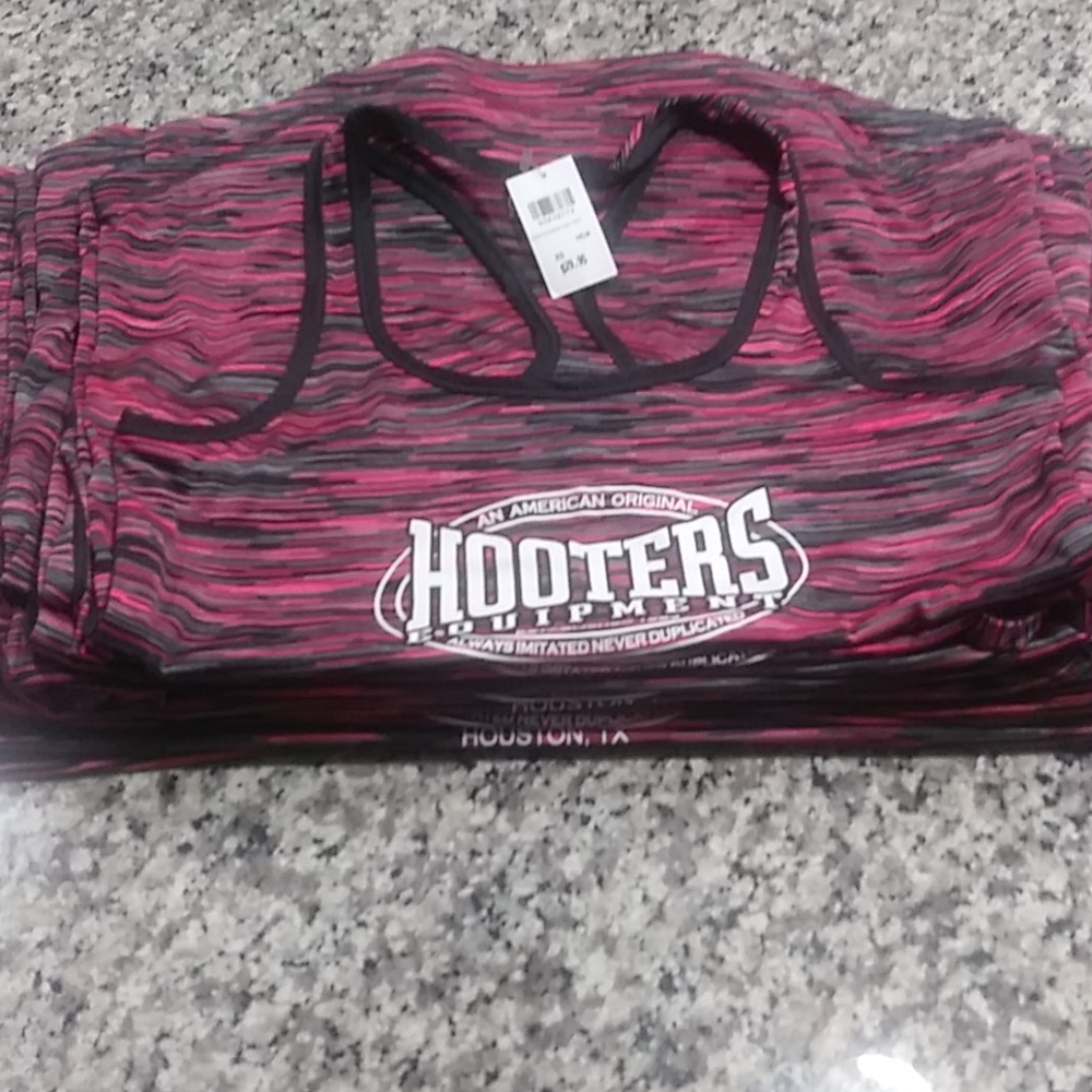 Hooters Equipment Workout Tank Top